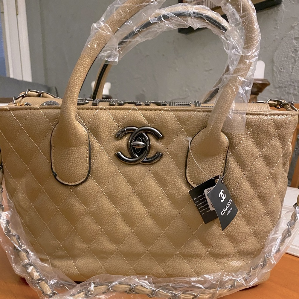 Super hot & Unique Shoulder Bag!